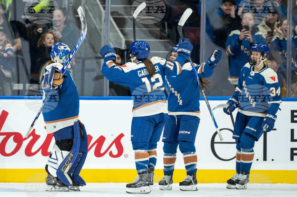 PWHL Sirens Goldeneyes Hockey