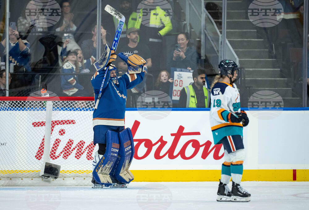 PWHL Sirens Goldeneyes Hockey