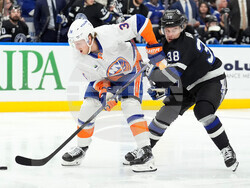 Islanders Lightning Hockey