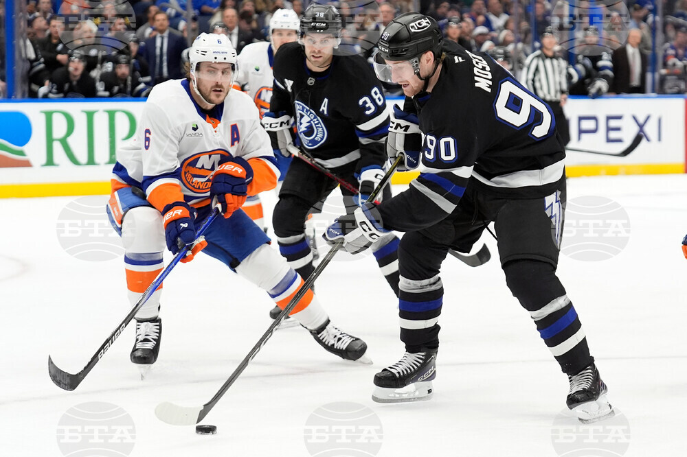 Islanders Lightning Hockey