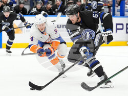 Islanders Lightning Hockey