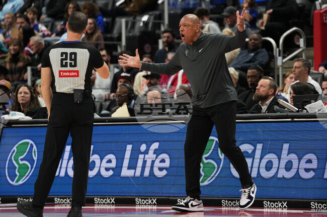 Bucks Pistons Basketball