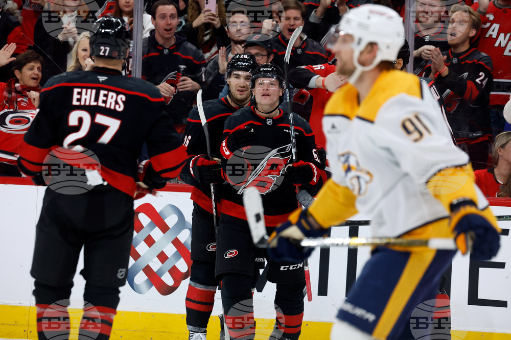 Preditors Hurricanes Hockey