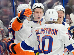 Islanders Lightning Hockey