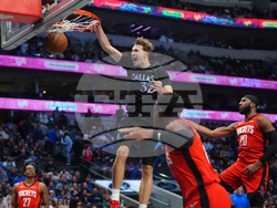 Rockets Mavericks Basketball