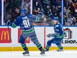 Wild Canucks Canucks