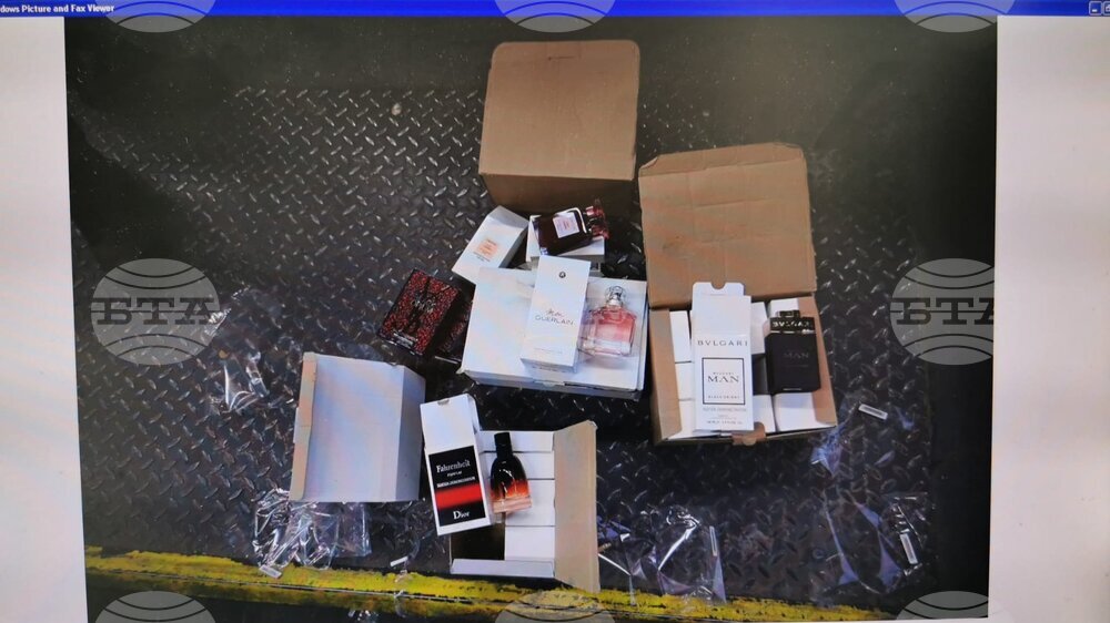 Имитации на маркови парфюми иззеха полицаи при проверка на товарен автомобил в Димитровград 