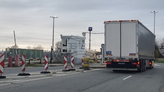 Възможни са затруднения при преминаването на товарни автомобили през граничните преходи с Гърция 