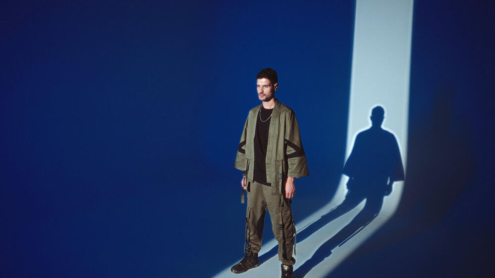 Тихомир Митов-Тимас представя дебютен мини албум