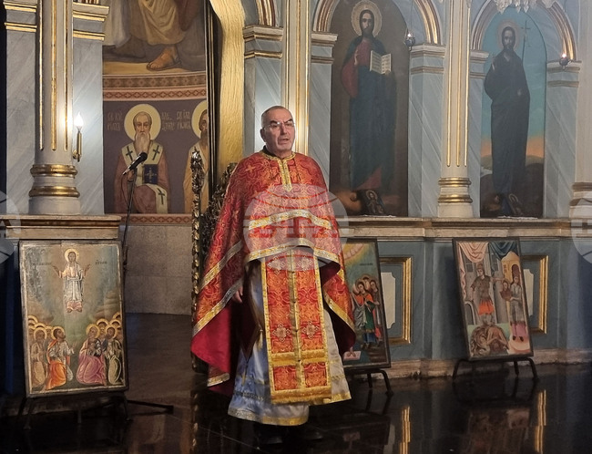Спасението от греховете ни е в църквата, каза в неделната си проповед отец Йордан от плевенския храм "Света Параскева"