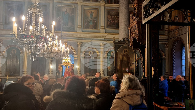 Плевен - храм "Света Параскева" - неделно богослужение