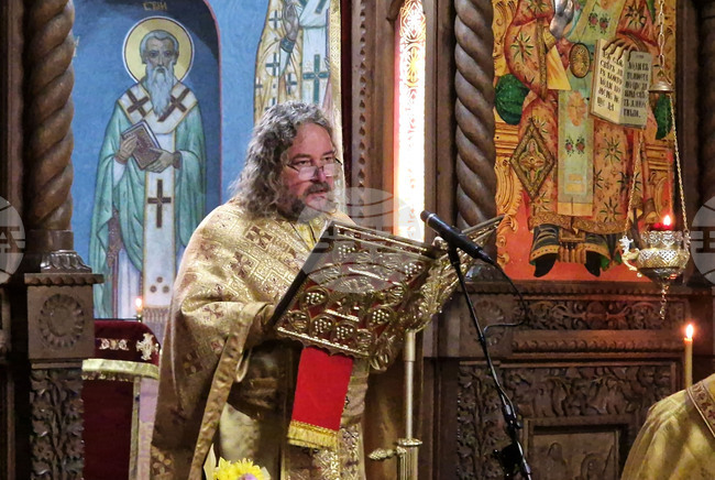 Да кроим душите си по-широко, според любовта Божия и вярата в Христос, призова в проповедта си отец Бисер Христов от Търговище