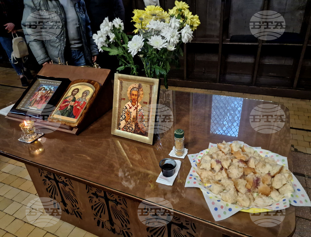 Търговище - храм „Св. Успение Богородично“ - неделна служба и проповед