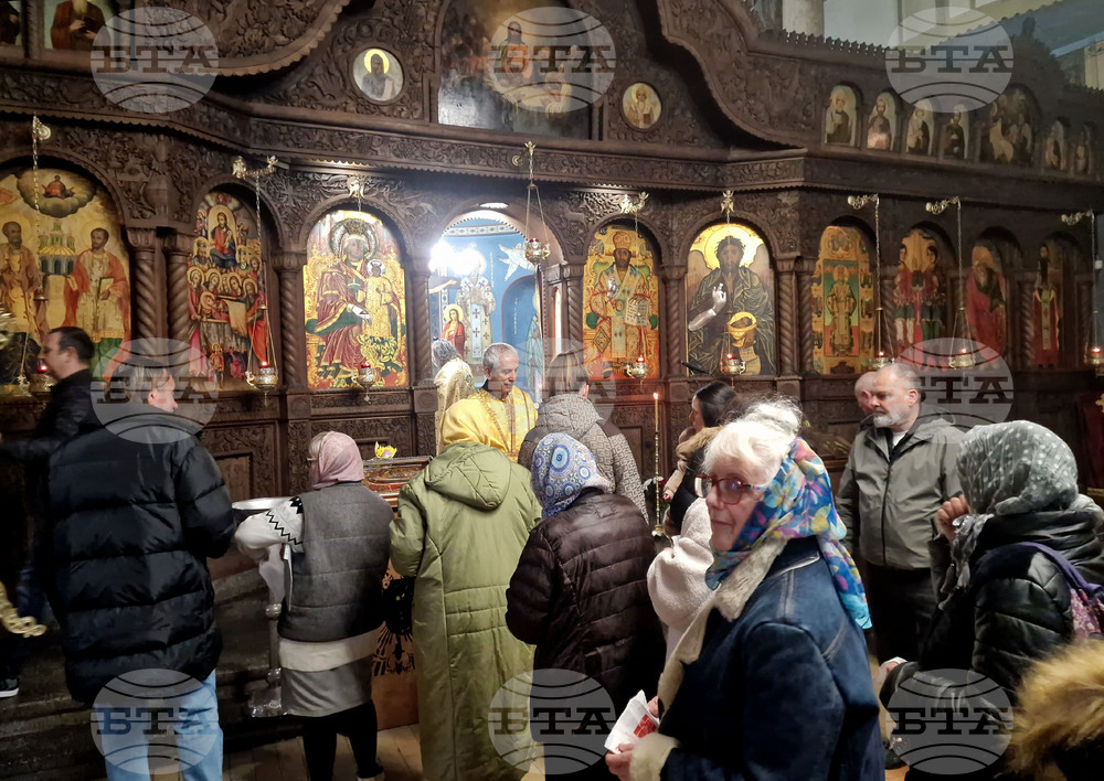 Търговище - храм „Св. Успение Богородично“ - неделна служба и проповед