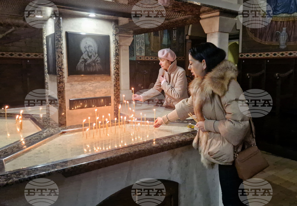 Търговище - храм „Св. Успение Богородично“ - неделна служба и проповед