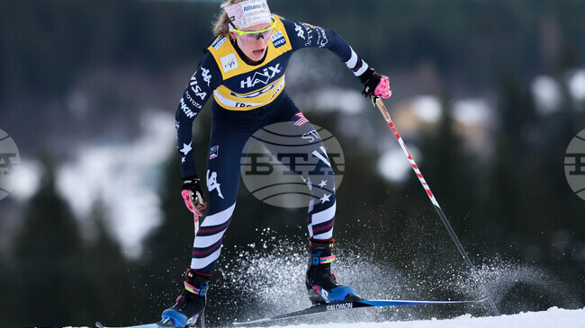 Джеси Дигинс триумфира в масовия старт при жените от веригата "Тур дьо ски"