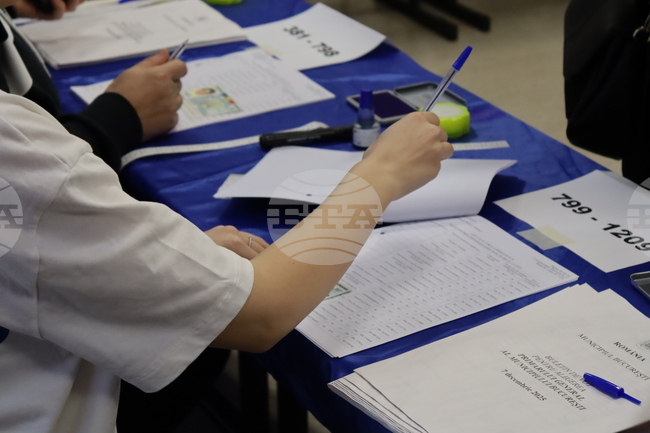 Ограничаване на гласуването в държави извън ЕС до максимум 20 избирателни секции представлява груба форма на дискриминация, смятат от АПС