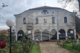 Ямбол - неделна литургия и украсяване на елха в храм "Св. Георги"