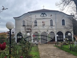 Ямбол - неделна литургия и украсяване на елха в храм "Св. Георги"