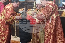 Ямбол - неделна литургия и украсяване на елха в храм "Св. Георги"