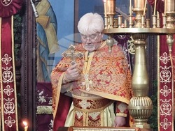 Ямбол - неделна литургия и украсяване на елха в храм "Св. Георги"