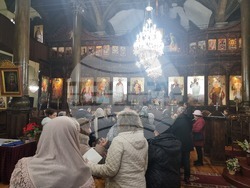 Ямбол - неделна литургия и украсяване на елха в храм "Св. Георги"