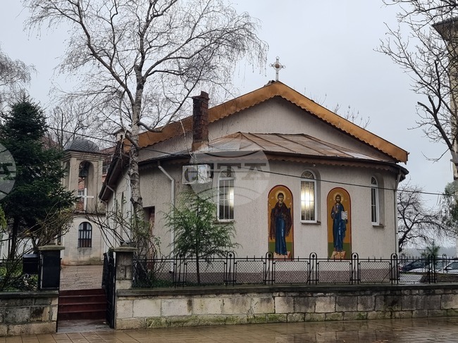 С благотворителна кампания се набират средства за ремонта на 150-годишния храм "Св. Николай Чудотворец" в Русе