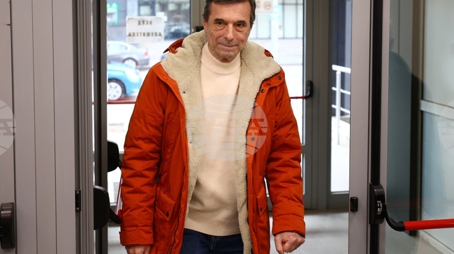 Не ми харесва, че са замразени обезщетенията за безработица, майчински, каза президентът на КТ "Подкрепа" Димитър Манолов