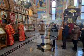 Шумен - църква „Свети Три Светители“ - неделна литургия