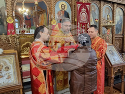 Шумен - църква „Свети Три Светители“ - неделна литургия