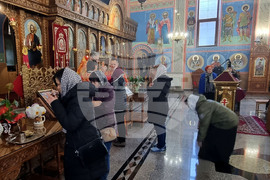 Шумен - църква „Свети Три Светители“ - неделна литургия