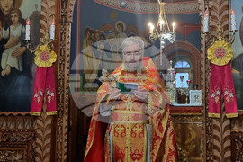 Шумен - църква „Свети Три Светители“ - неделна литургия