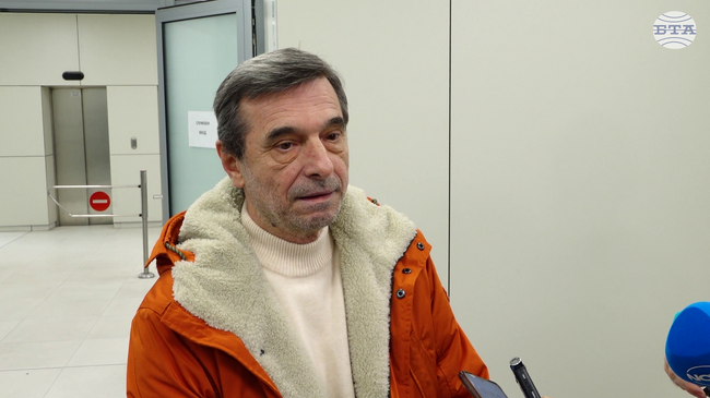 Не ми харесва, че са замразени обезщетенията за безработица, майчински, каза президентът на КТ "Подкрепа" Димитър Манолов