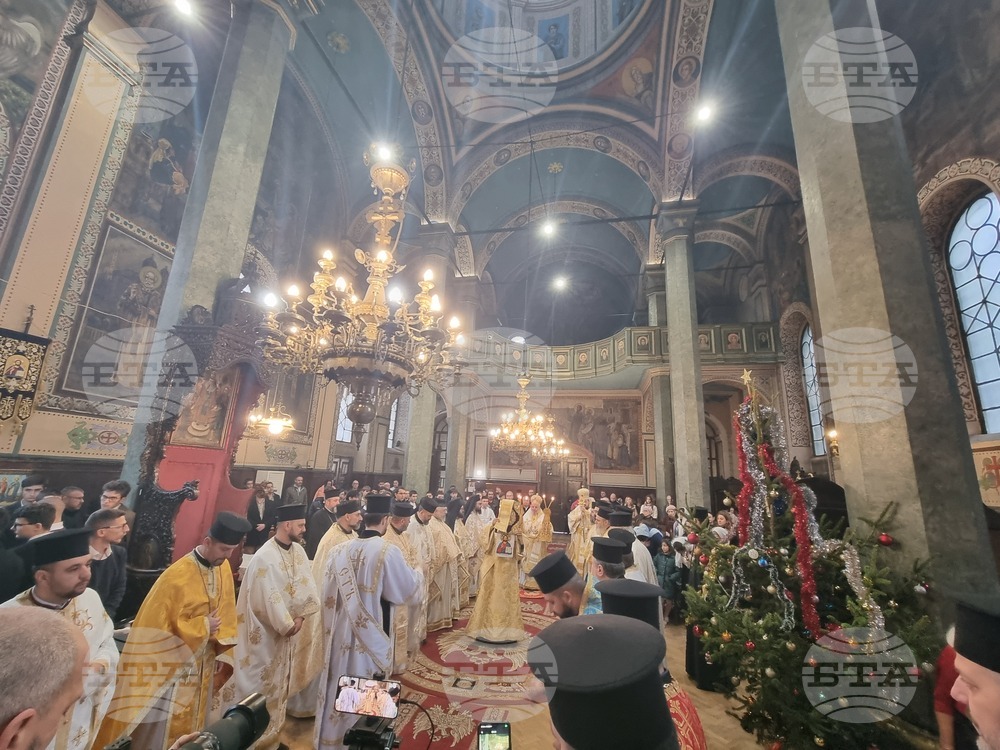 Стара Загора -храм „Св. Николай Мирликийски Чудотворец“ - литургия