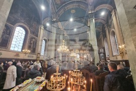 Стара Загора -храм „Св. Николай Мирликийски Чудотворец“ - литургия