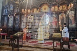 Стара Загора -храм „Св. Николай Мирликийски Чудотворец“ - литургия