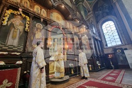 Стара Загора -храм „Св. Николай Мирликийски Чудотворец“ - литургия