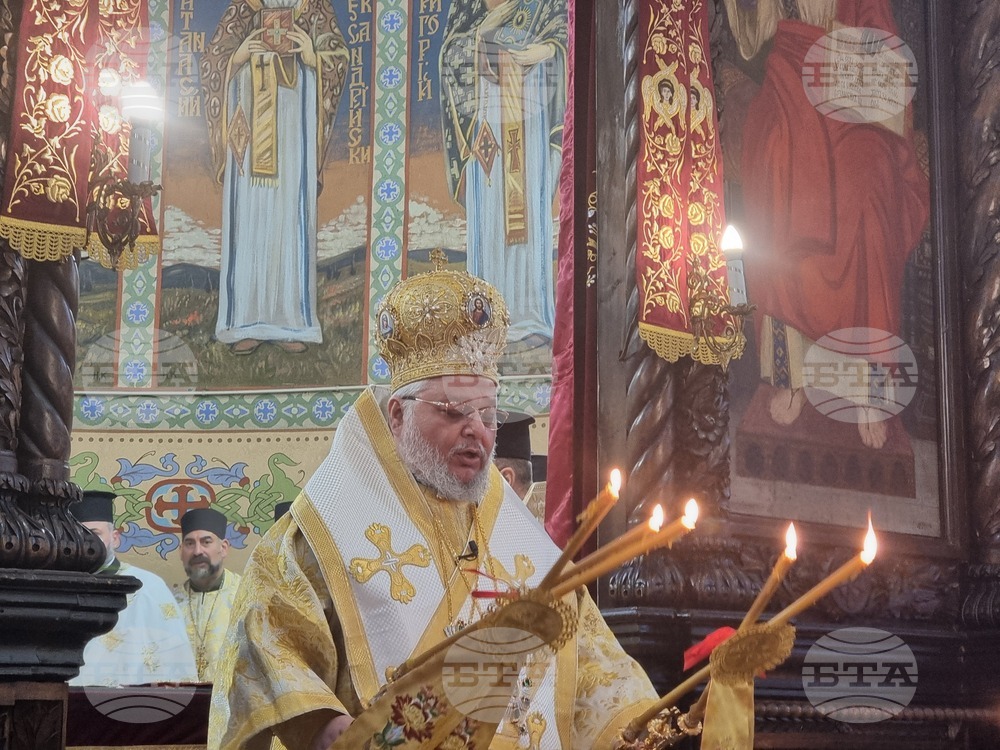 Стара Загора -храм „Св. Николай Мирликийски Чудотворец“ - литургия