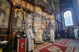 Стара Загора -храм „Св. Николай Мирликийски Чудотворец“ - литургия