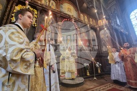 Стара Загора -храм „Св. Николай Мирликийски Чудотворец“ - литургия