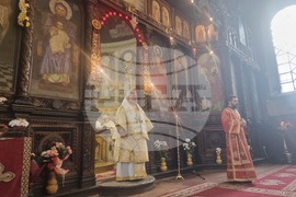 Стара Загора -храм „Св. Николай Мирликийски Чудотворец“ - литургия