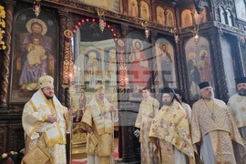 Стара Загора -храм „Св. Николай Мирликийски Чудотворец“ - литургия