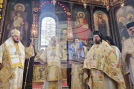 Стара Загора -храм „Св. Николай Мирликийски Чудотворец“ - литургия