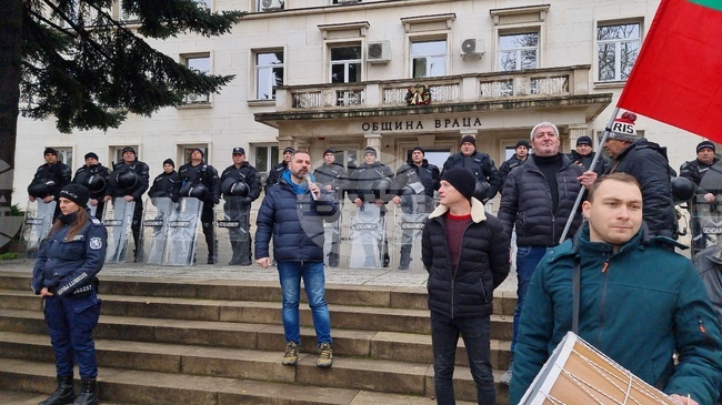 Врачани излязоха и днес на протест срещу правителството