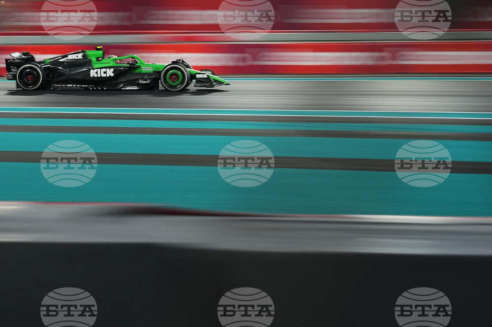Abu Dhabi F1 GP Auto Racing