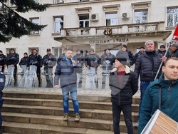 Враца - протест - оставка