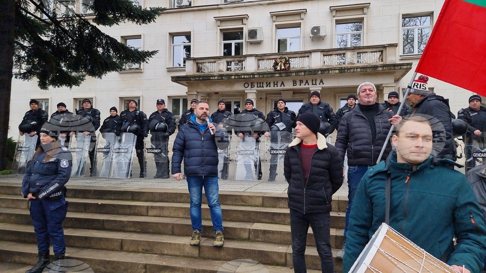 Враца - протест - оставка