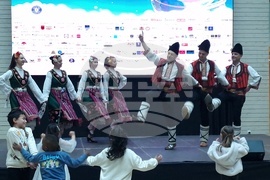 Румъния - Букурещ - Коледен дипломатически благотворителен базар