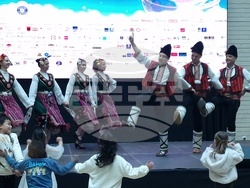 Румъния - Букурещ - Коледен дипломатически благотворителен базар