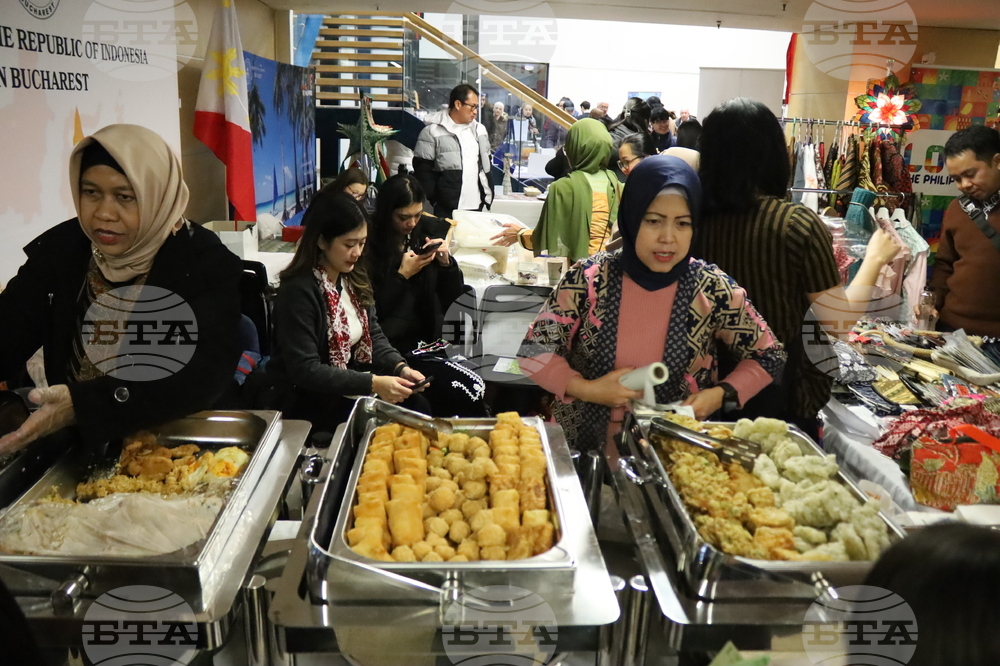 Румъния - Букурещ - Коледен дипломатически благотворителен базар